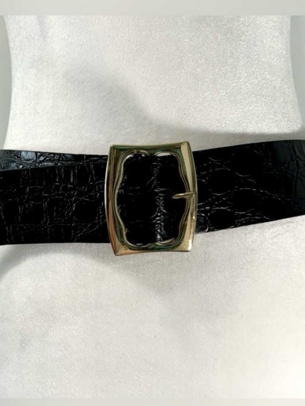 Made in Italy Nordstrom Black Croc-Embossed Wide Leather Belt with Gold Buckle.L